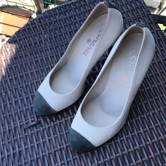 CHANEL Shoes - Authentic CHANEL CC Suede Pumps   Size 39
